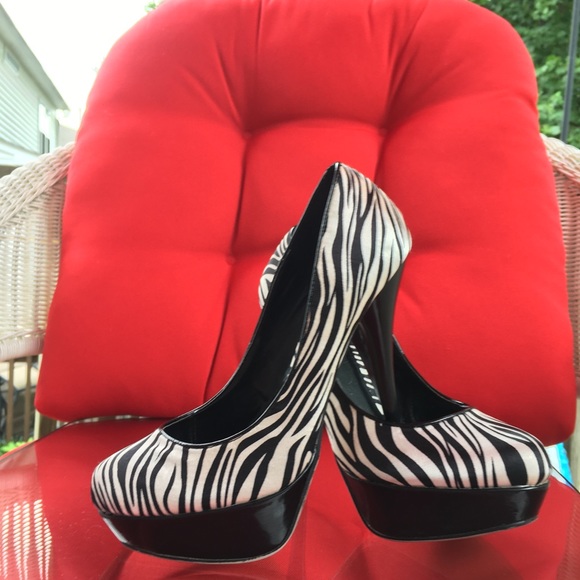 Miss Me Zebra print 5”platform high heels. - Picture 6 of 7